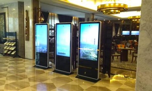 戶(hù)外高亮屏廣告機(jī) 商業(yè)區(qū)應(yīng)用